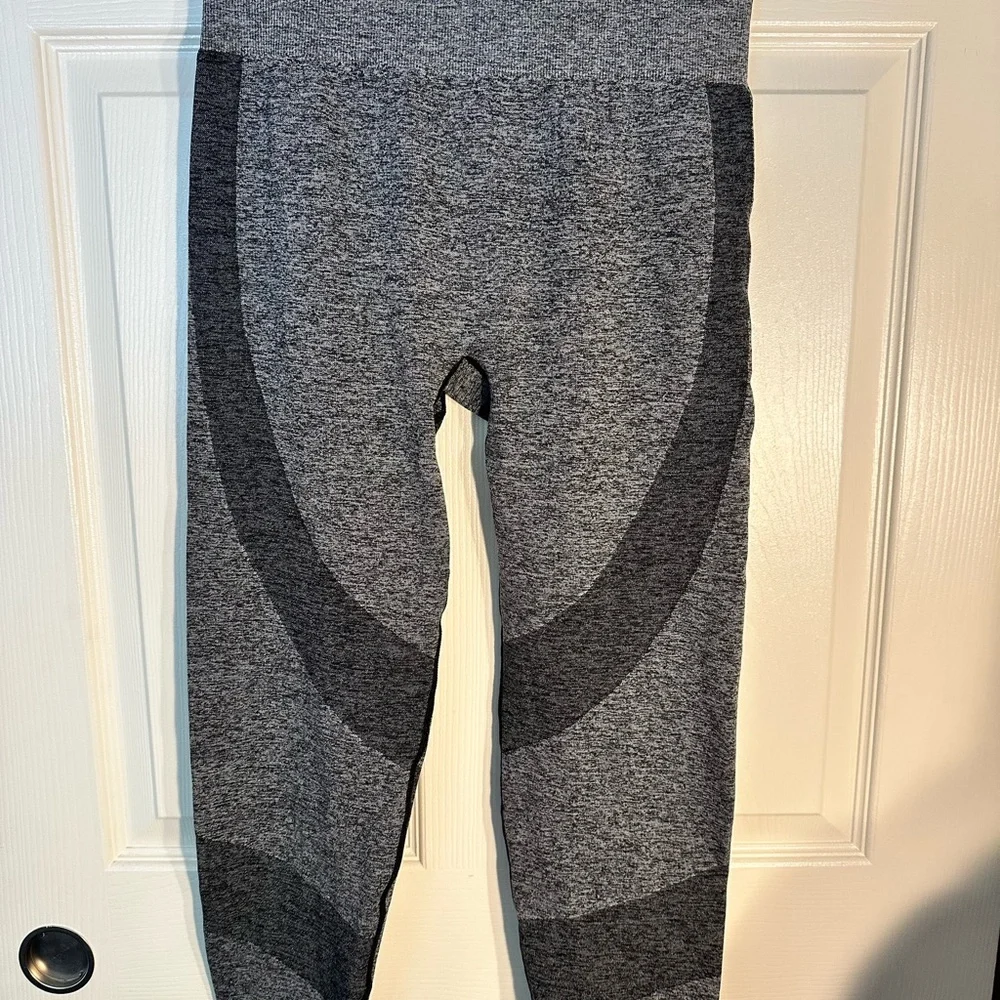 PINK Victoria's Secret seamless, Charcoal Leggings - Picture 5 of 9